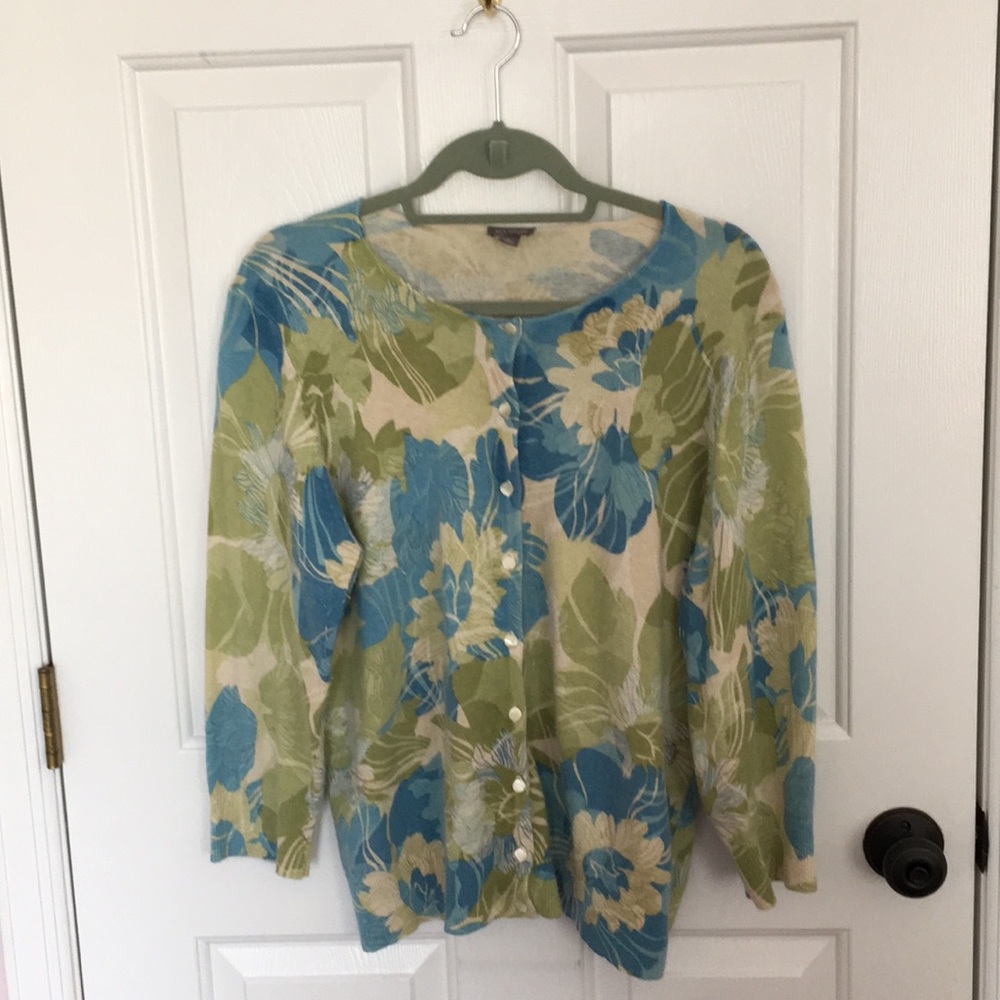 Cardigan sweater